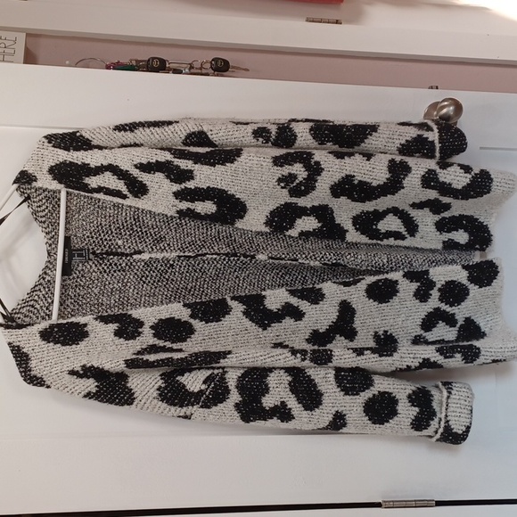 HUGE Animal Leopard Spots Oversized Long Cardigan Sweater small-large - Picture 1 of 7